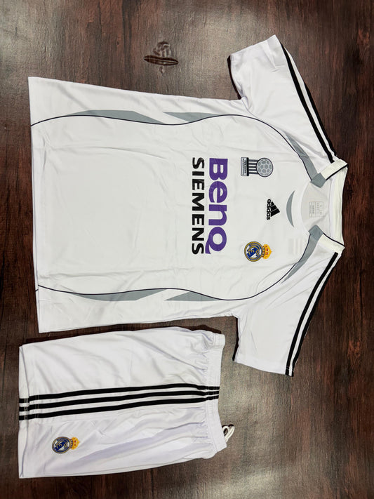 Real Madrid Roberto Carlos 2006-07 Retro Home Jersey with Shorts