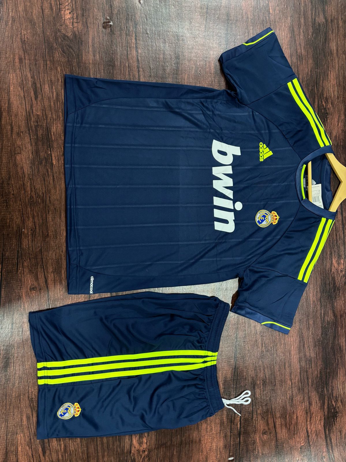 Real Madrid 2012/13 Retro Away Jersey with Shorts